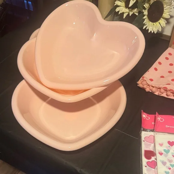 Valentine's Day Party Supplies Set - Picture 6 of 7